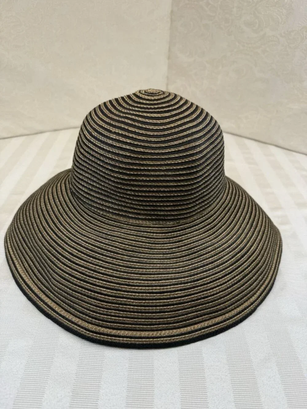 Eric Javits Squishee Sun Hat Black/Tan Neutral Floppy Straw UPF 50+ Packable OS - Picture 3 of 10